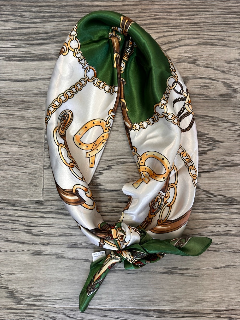Silk-Feel Green and White Chain Print Scarf